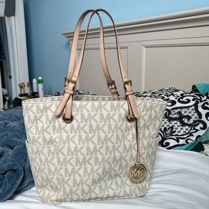 Michael Kors Signature Jet Set Tote